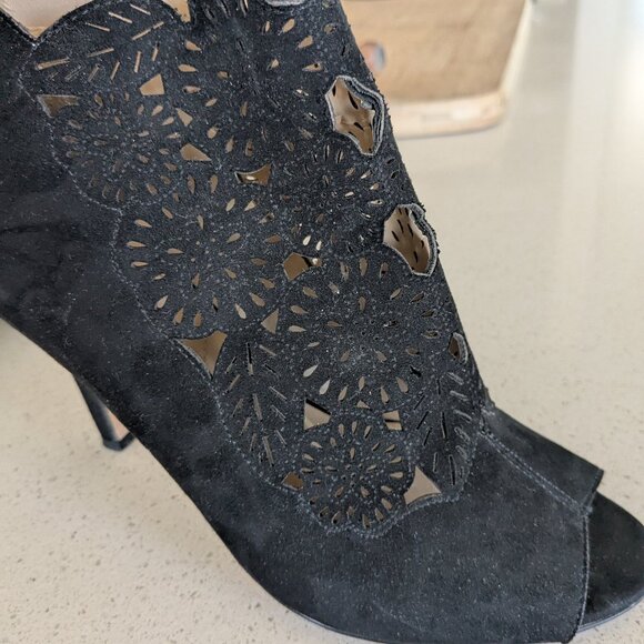 Black Adrienne Vittadini open toe leather booties EUC - Picture 1 of 4